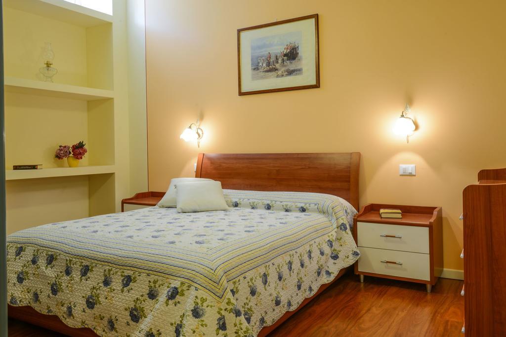 פאדנג'ה סול גארדה Villa Garuti Village מראה חיצוני תמונה