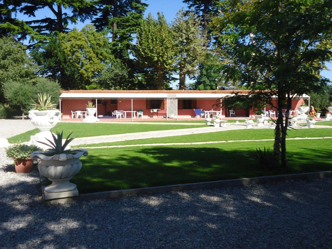 פאדנג'ה סול גארדה Villa Garuti Village מראה חיצוני תמונה