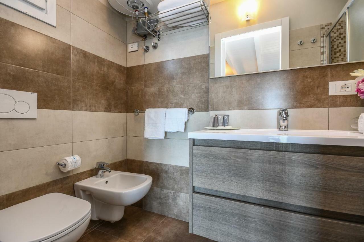 פאדנג'ה סול גארדה Villa Garuti Village מראה חיצוני תמונה