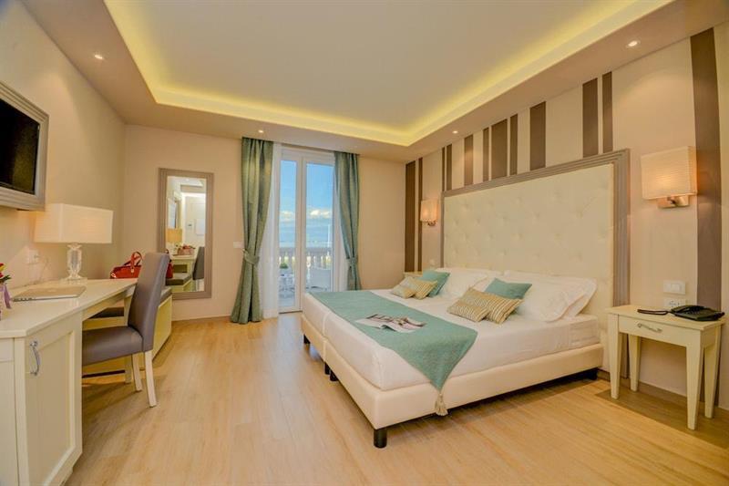 פאדנג'ה סול גארדה Villa Garuti Village מראה חיצוני תמונה